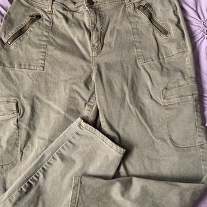 Army green cargo pant